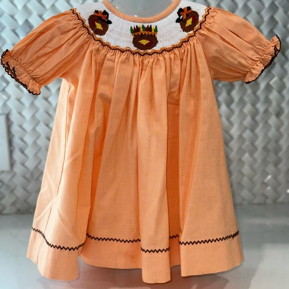 SMOCKED TURKEY BISHOP - Picture 1 of 6